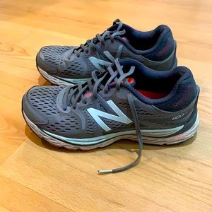 (4/$60) Pre-loved New Balance 8.5  880v6